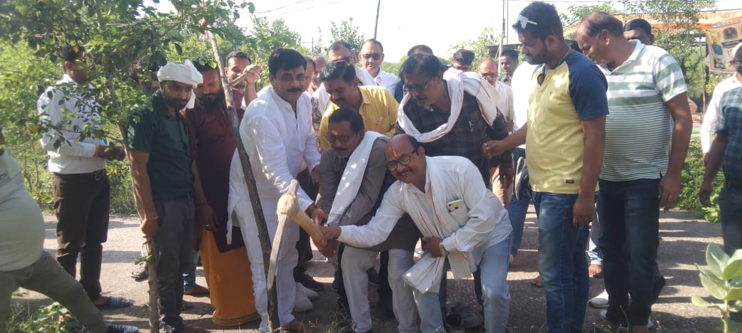 ग्राम पंचायत बोरी में विधायक राकेश गिरी ने 32 लाख रुपए की राशि से विकास कार्यों का किया लोकार्पण सहित भूमिपूजन