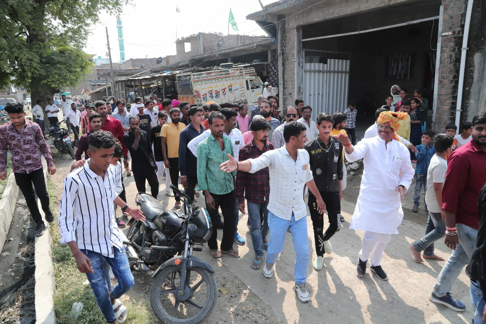 निर्दलीय प्रत्याशी कुलदीप बुन्देला ग्रामीण क्षेत्रों मे घर घर दे रहे है दस्तक