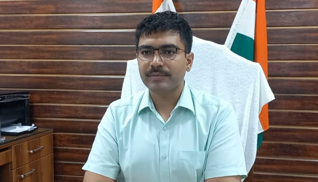 विद्युत बचत होने के साथ ही सरकारी व्यय में आएगी कमी एवं होगा पर्यावरणीय संरक्षण :- डीएम मनीष बंसल