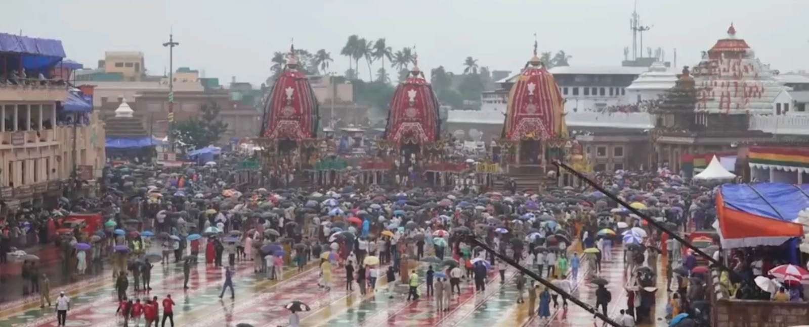 A devotional atmosphere spreads from Puri to the entire country