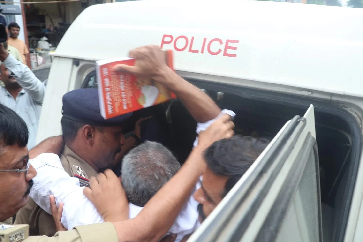 Protest at Minister Kailash Vijayvargiya's residence in Indore