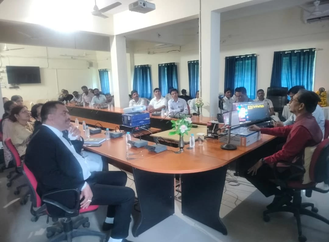 A one-day training program was organized for paralegal volunteers