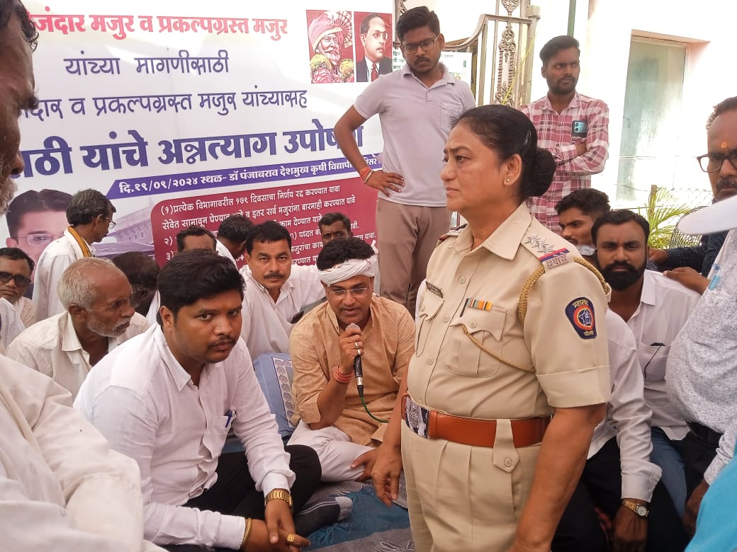 अकोला पीकेवी में रवि राठी की भूख हड़ताल