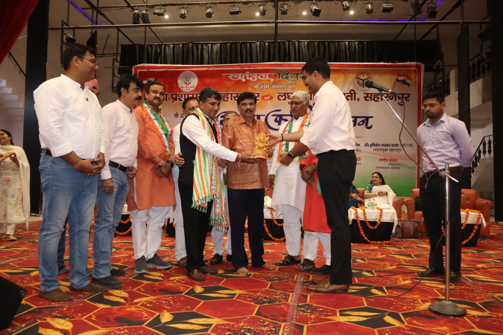 स्वतंत्रता दिवस के शुभ अवसर पर हुआ राष्ट्रभक्ति से ओत-प्रोत भव्य कवि सम्मेलन का आयोजन