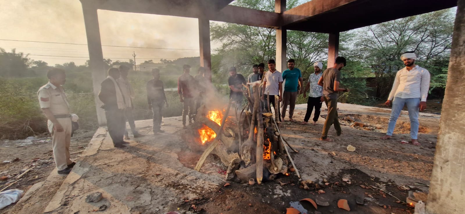 बेसहारा चौकीदार वृद्ध की बीमारी से इलाज के दौरान मौत