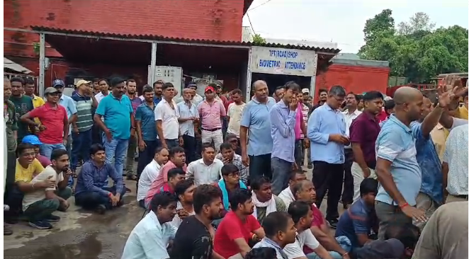 ठेकेदार ने रेलकर्मी के साथ की मारपीट