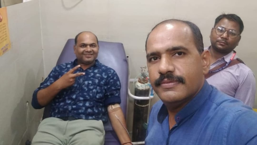रक्तदान में कभी पीछे नहीं रहे दमोह के शीतेश जैन 