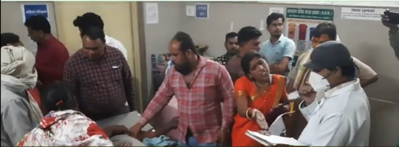 दमोह के इमलाई में मुंडन कार्यक्रम के भंडारे में मधुमिक्खयों का हमला