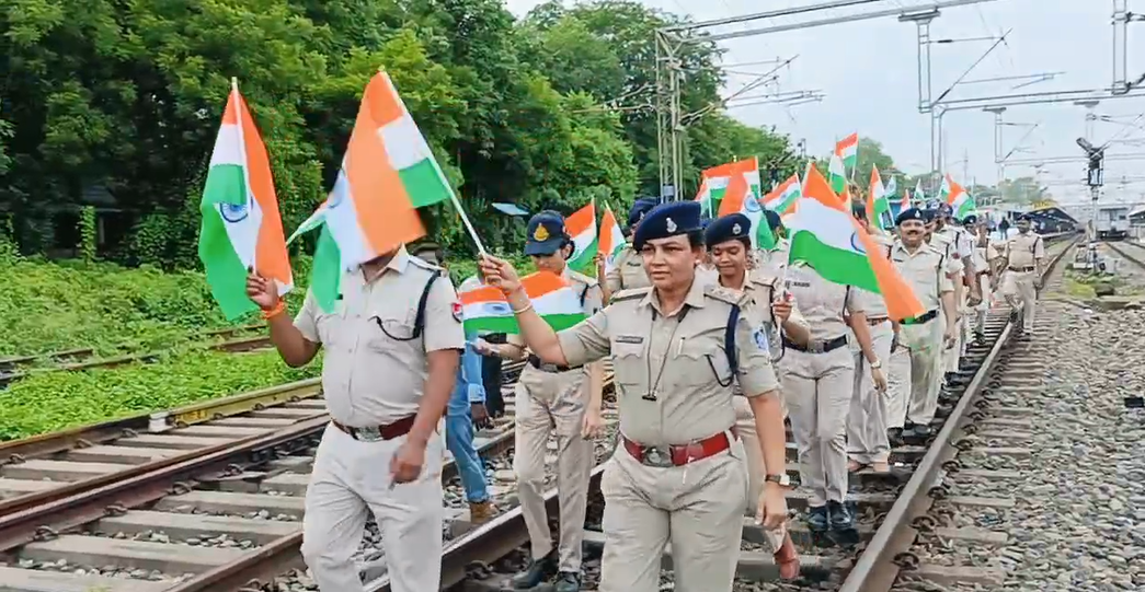 कटनी स्टेशन में गूंजा वन्दे मातरम