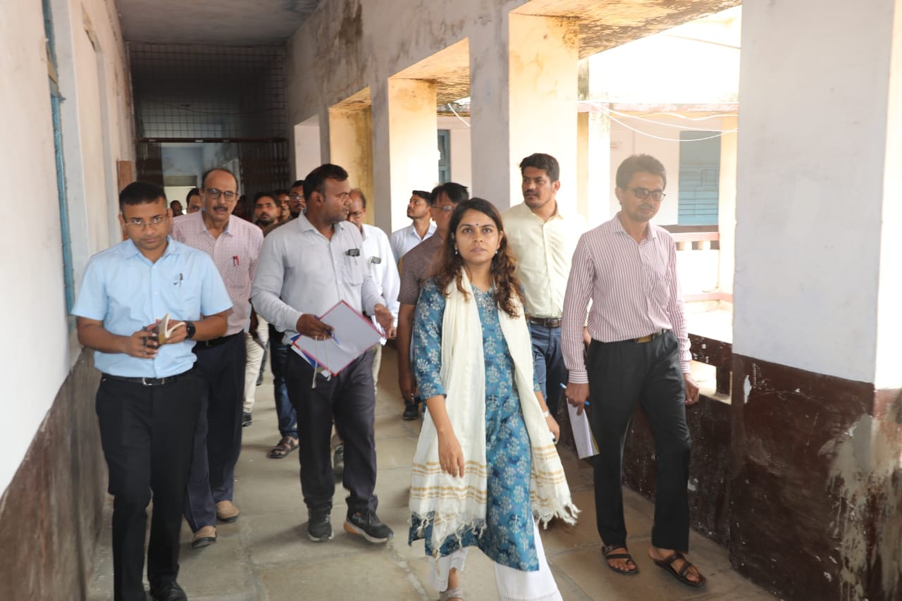 बीकेएसएन शासकीय महाविद्यालय का कलेक्टर ने निरीक्षण किया