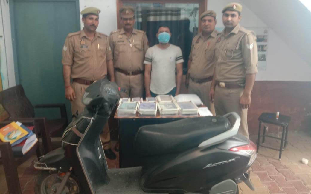 व्यापारी से लाखों रुपये की लूट कर यूपी में आए बदमाश को कोतवाली पुलिस ने किया गिरफ्तार 