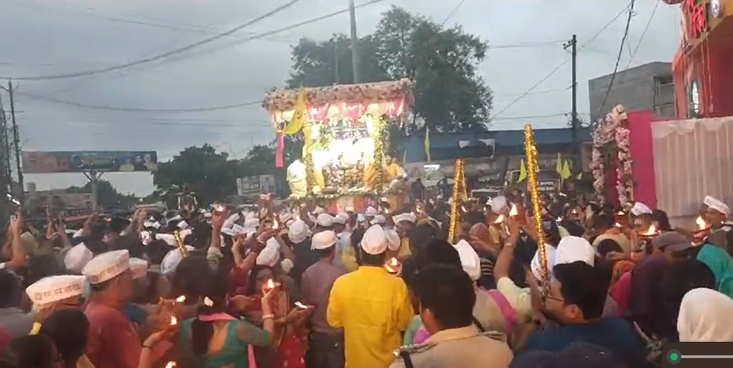 कटनी में जगन्नाथ क़े भात क़ो जगत पसारे हाथ क़ो जय जय जगन्नाथ क़े जयकारों से गुंजा शहर