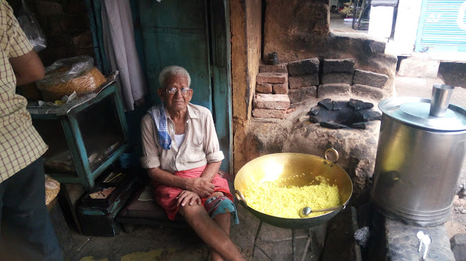 1990 में मोदी ने खाई थी तोलाराम की कचोरी