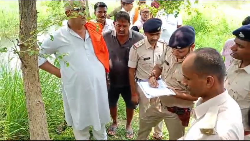 BJP leader shot himself in Siwan