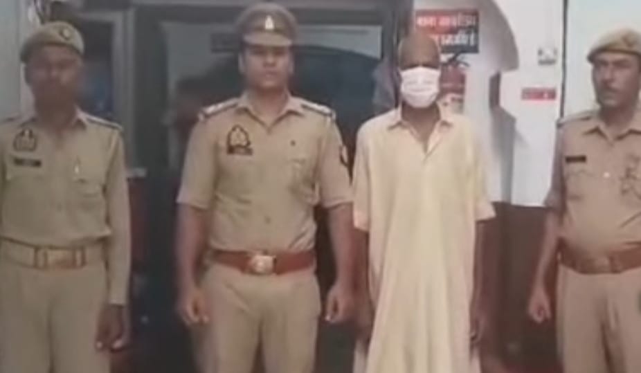 Police arrested a middle aged man who was absconding in Saharanpur and sent him to jail
