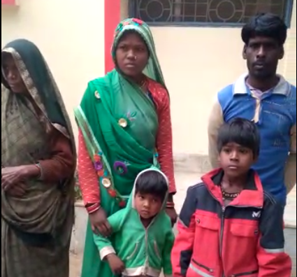 दमोह में दहलीज को मानते हैं मां इसलिए जूते उतारकर लगाई गुहार