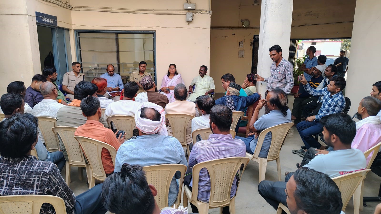 होली व रमजान पर्व को लेकर थाने में आयोजित हुई शांति समिती कि बैठक