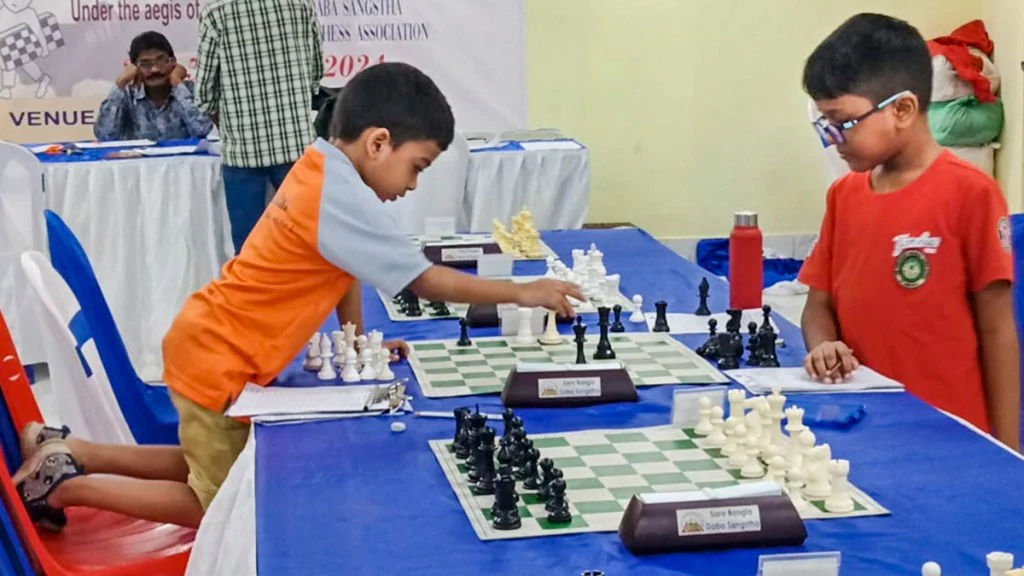 3 साल के अनीश सरकार ने शतरंज की दुनिया में रचा इतिहास