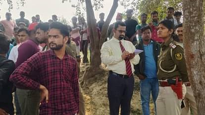 पेड़ से लटकी मिली युवती की लाश, पिता ने प्रेमी पर लगाये आरोप