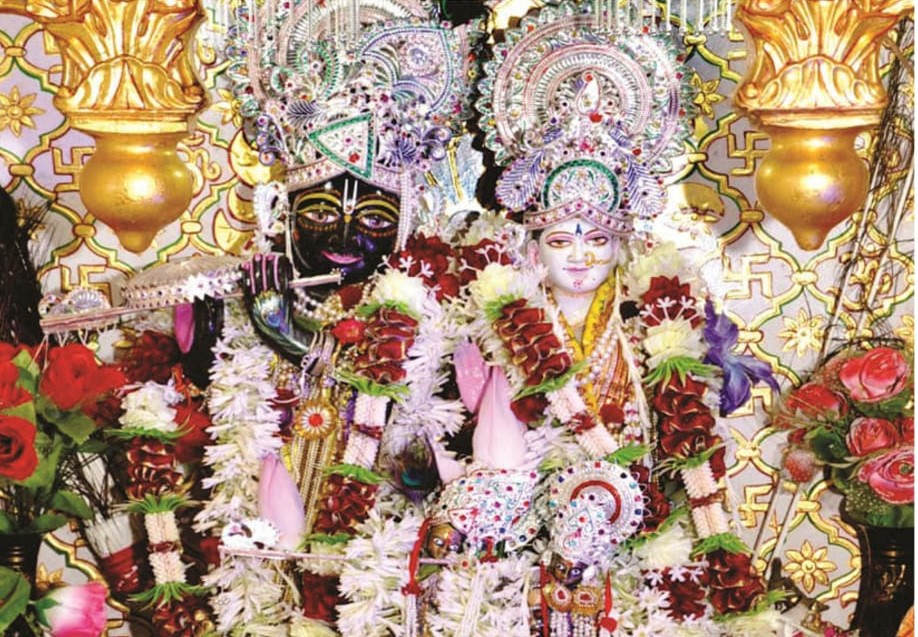 आगामी बुधवार को भगवान श्रीकृष्ण जी, राधारानी संग स्वर्णरथ पर सवार होकर आकर्षक झांकियों और बैज-बाजों के साथ देवबंद नगर के भ्रमण पर निकलेंगे