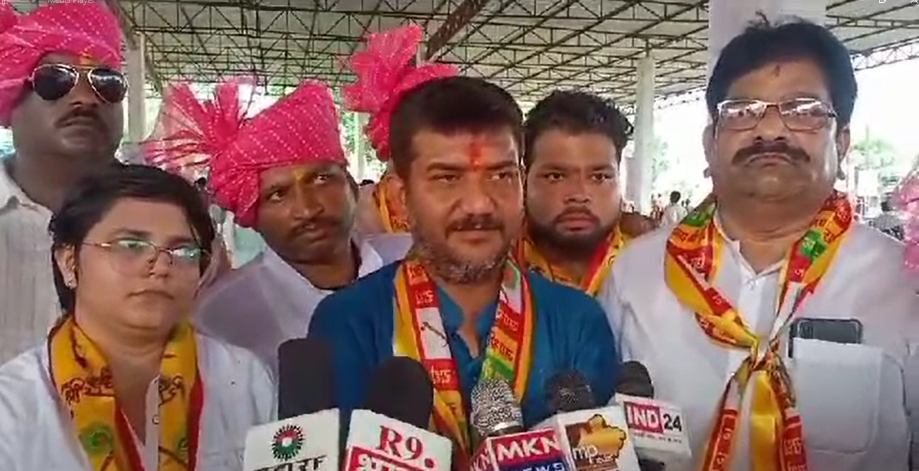 Krishna Balram Shobha Yatra reached Raipura, thousands of people of Yadav community participated in the procession