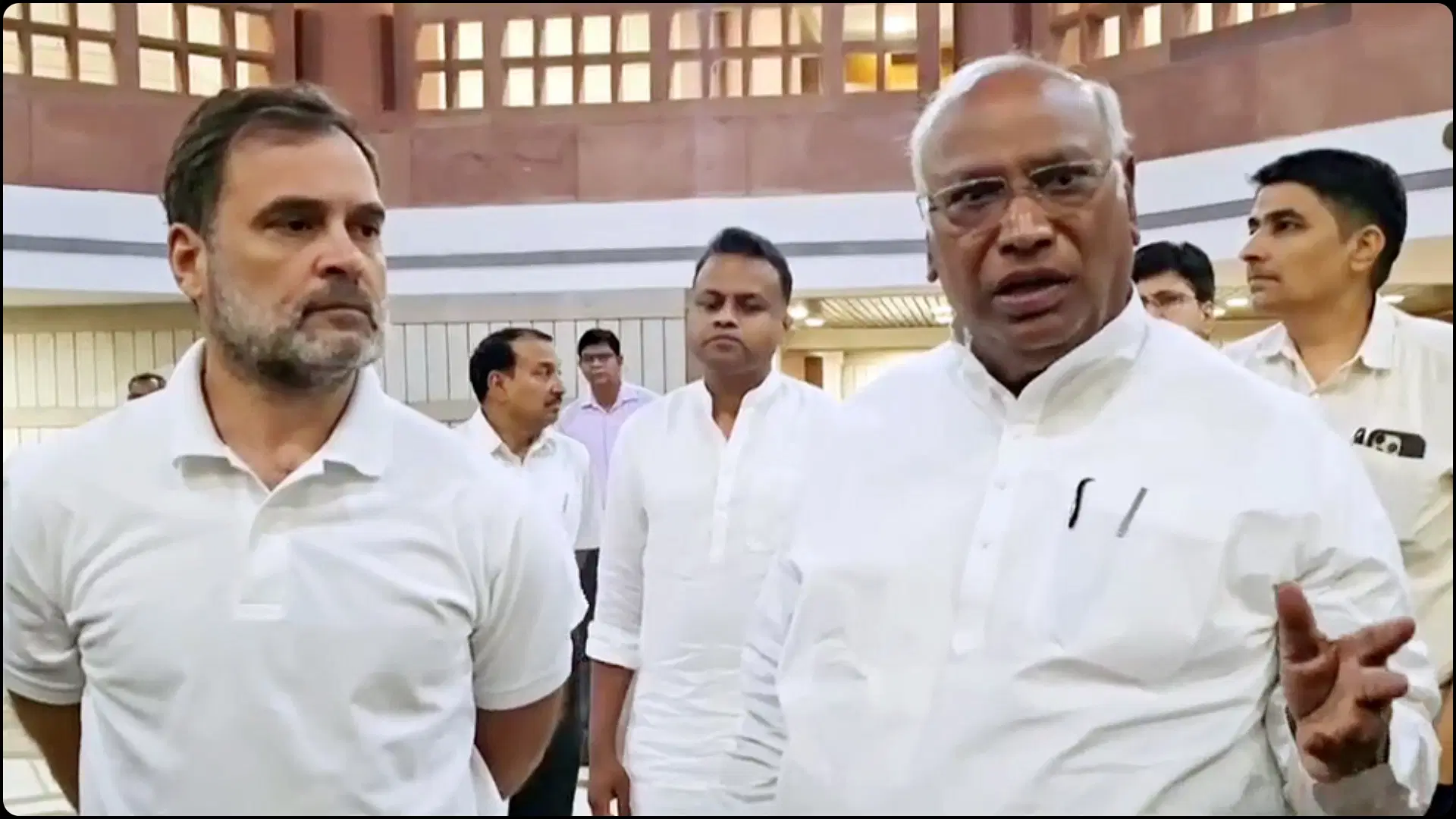 राहुल गांधी और खरगे ने पीएम मोदी को लिखा पत्र