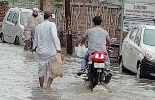 बारिश और ओलावृष्टि से बढी ठिठुरन