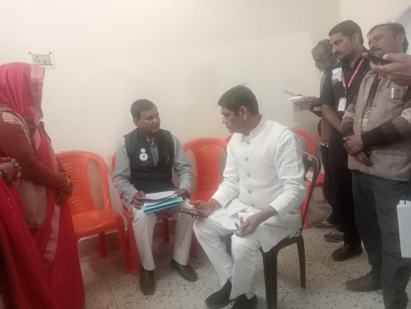 भारतीय किसान यूनियन के जिला अध्यक्ष ठाकुर प्रसाद सिंह ने मैहर विधायक से कि मुलाकात