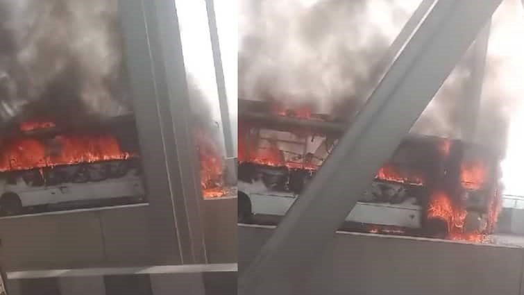 महात्मा गांधी सेतु पर धू-धूकर जली बस, मची अफरा-तफरी