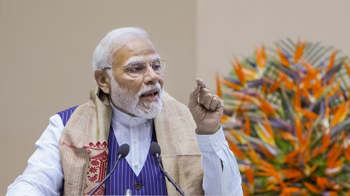 पीएम मोदी मिशन 2024 की तैयारी शुरू, NDA सांसदों को 10 ग्रुप में बांटा