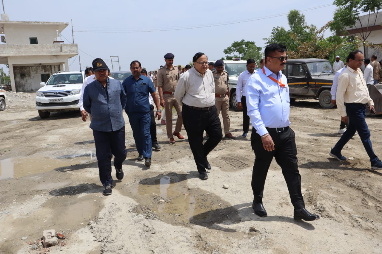 केन्द्रीय अधिकार प्राप्त समिति के सदस्यों ने किया बेहट स्थित खनन पटटा क्षेत्र का स्थलीय निरीक्षण