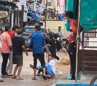 कटनी में वायरल वीडियो से मचा बवाल