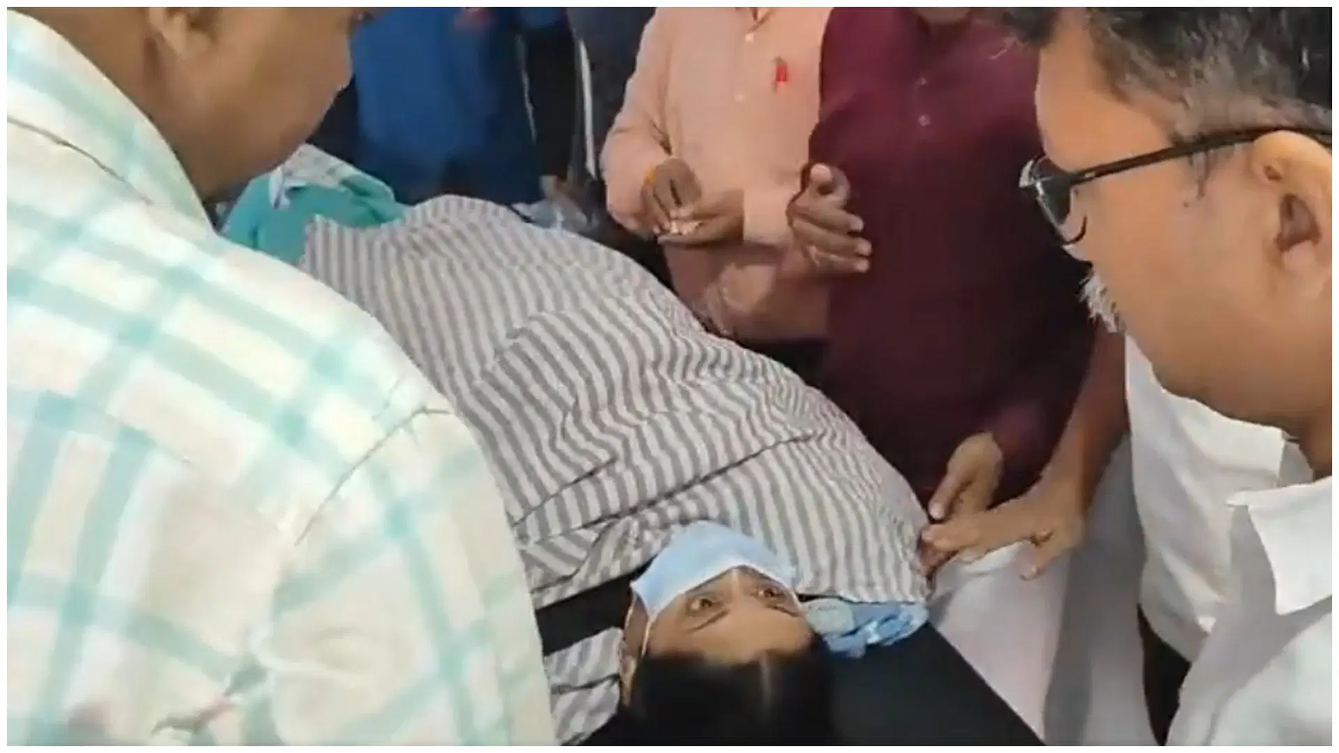 Minister Lakshmi Hebbalkar and MLC Bhai Channaraj Hattiholi narrowly escape