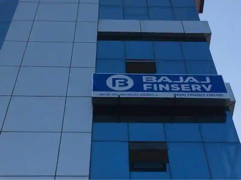 बजाज फाइनेंस के खिलाफ आरबीआई की बड़ी कार्रवाई