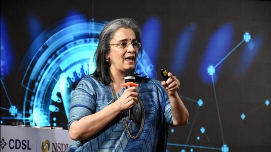 FIR के खिलाफ कोर्ट पहुंचीं माधबी पुरी बुच