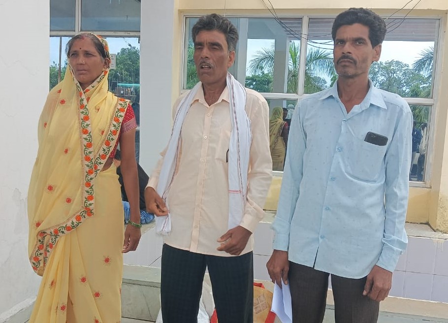 लक्ष्मण को शौच का गंदा पानी रोकना पड़ा महंगा, सरपंच ने गांव समाज से किया बंद