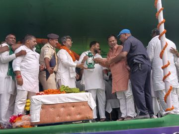 Tejashwi Yadav's big announcement