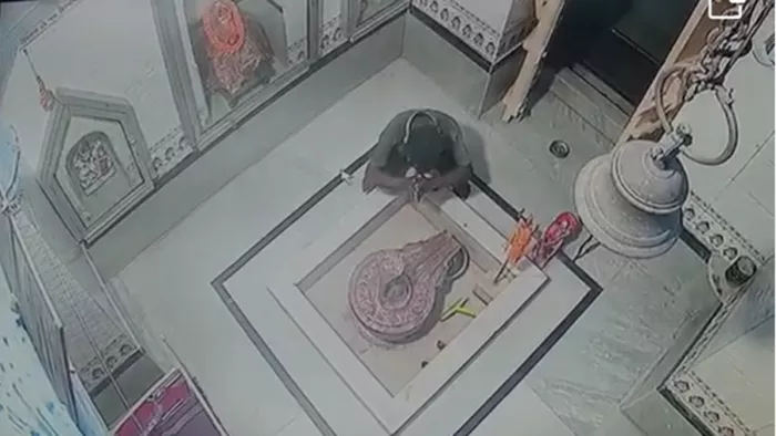 चोरी हुआ बाबा भोलेनाथ का कीमती हार