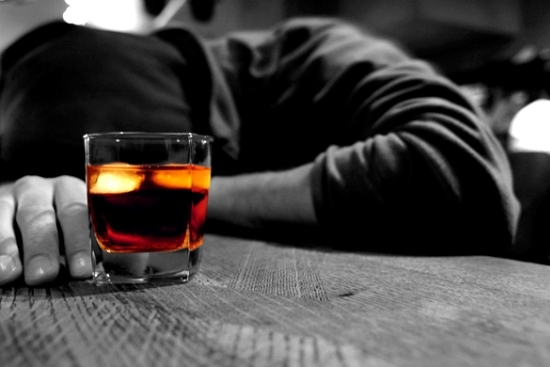 Young man cuts his throat with his own hands while under the influence of alcohol
