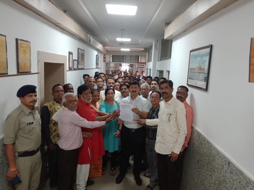 एमपी के शाजापुर में 17 सूत्रीय मांगो को लेकर