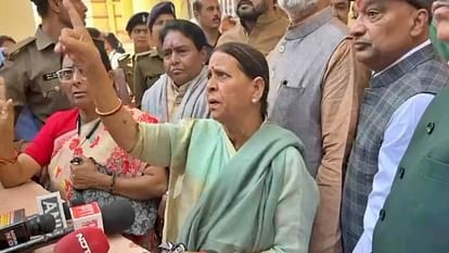 Rabri Devi reached ED office with Misa Bharti