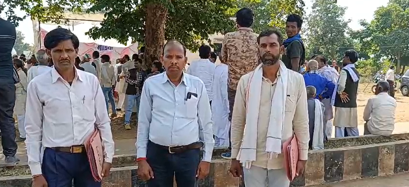 पन्ना के पवाई में निर्दलीय प्रत्याशी आनंद कुमार विश्कर्मा ने विशाल जनसमूह के साथ भरा निर्देशन पत्र