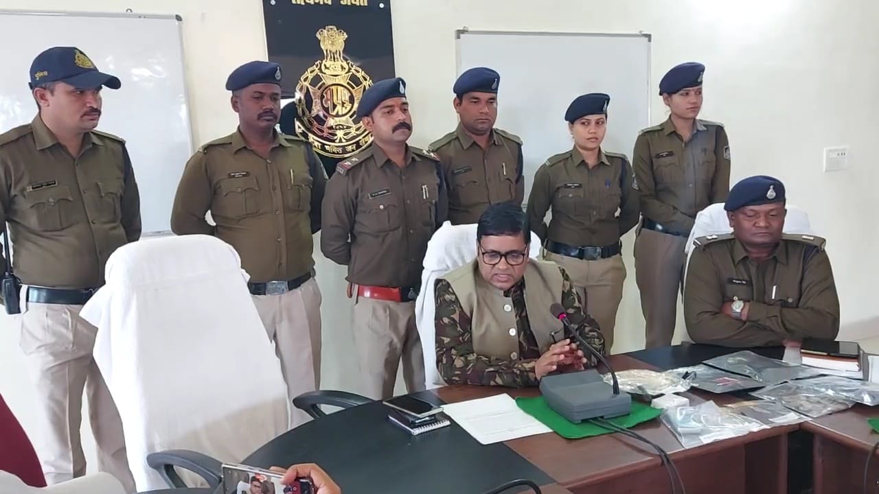 मोरपंख बेचने के बहाने चोरियां करने वाला यूपी का अंतरर्राज्यीय चोर गिरोह पकड़ा गया