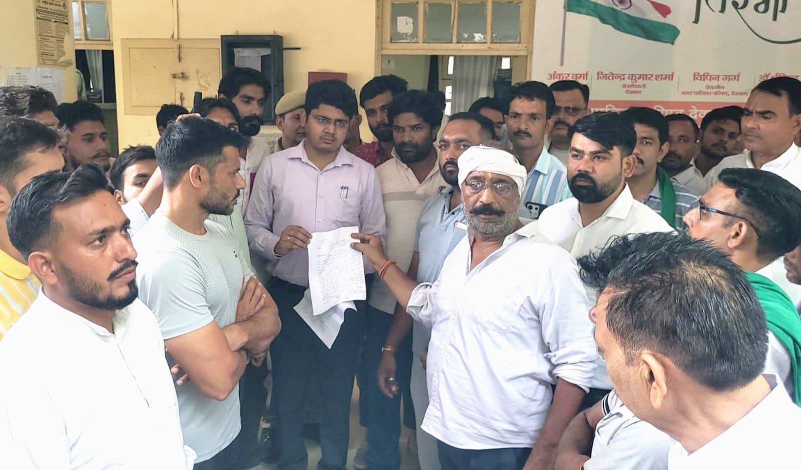 भीम आर्मी कार्यकर्ता द्वारा क्षत्रिय एवं सवर्ण के खिलाफ दिए गए भाषण पर जताया रोष