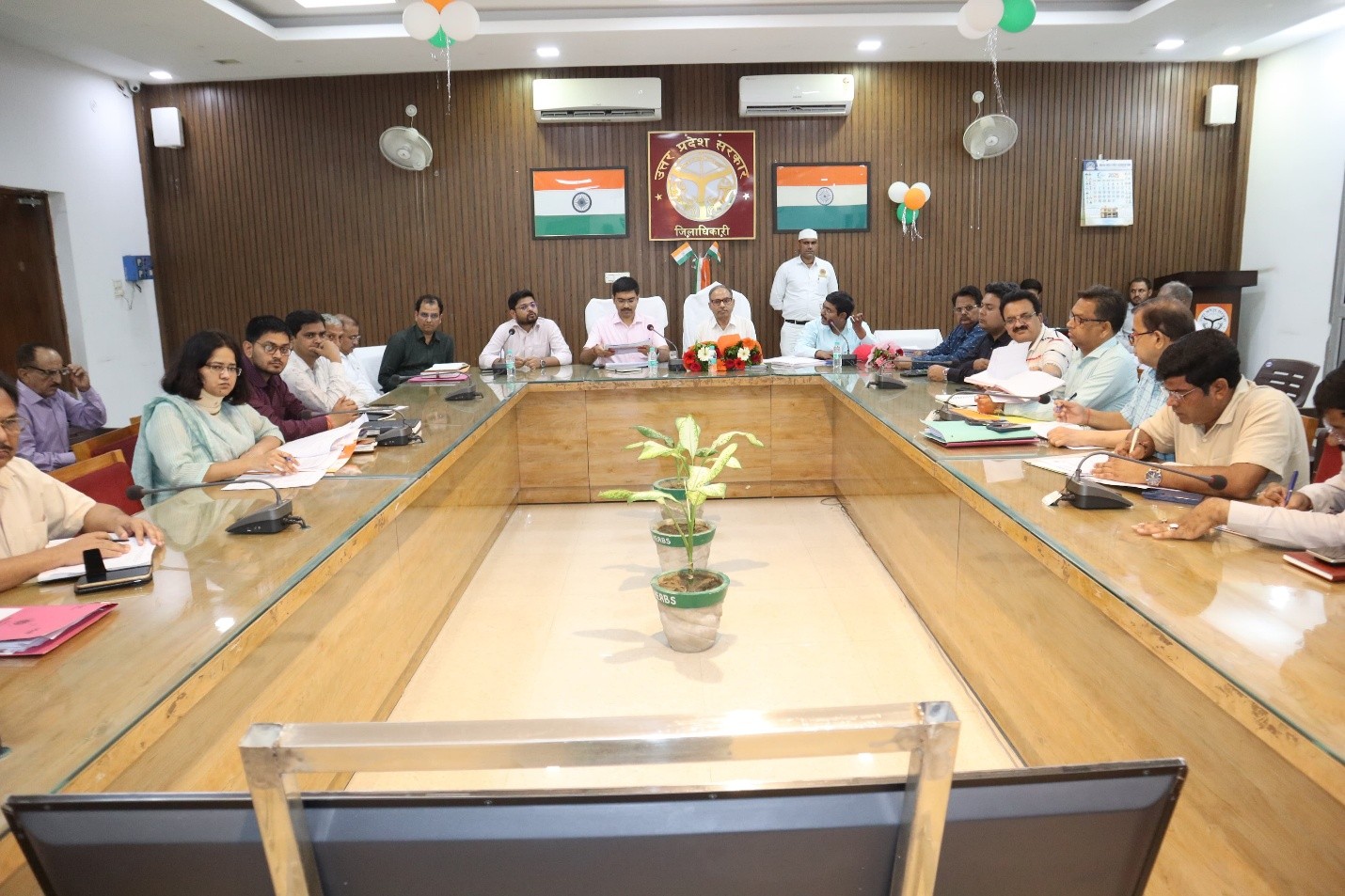 नोडल अधिकारी ने की वृक्षारोपण अभियान की तैयारियों की समीक्षा