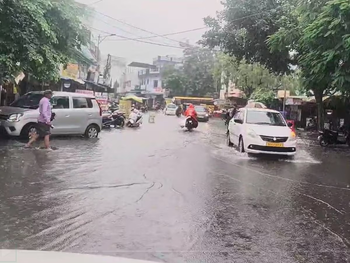 MP में आफत की बारिश! राज्य के आधे जिलों में बाढ़ जैसे हालात