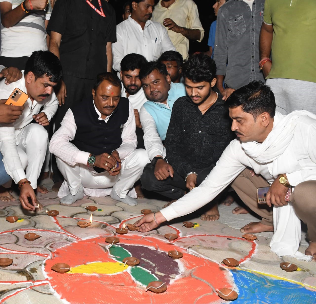 मेहगांव के बनखंडेश्वर मंदिर में भव्य तर्ज पर मनाई गई दीपावली 