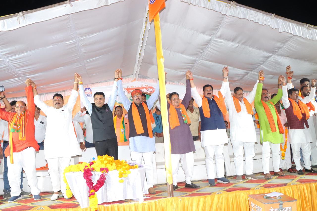 जन-जन का अपार स्नेह और आशीर्वाद प्राप्त कर