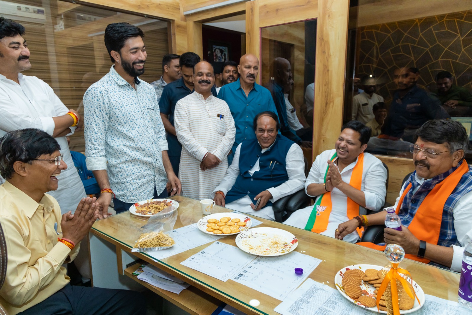 अपने मिडिया मित्र से मिलने धार पहुंचे कैलाश विजयवर्गीय