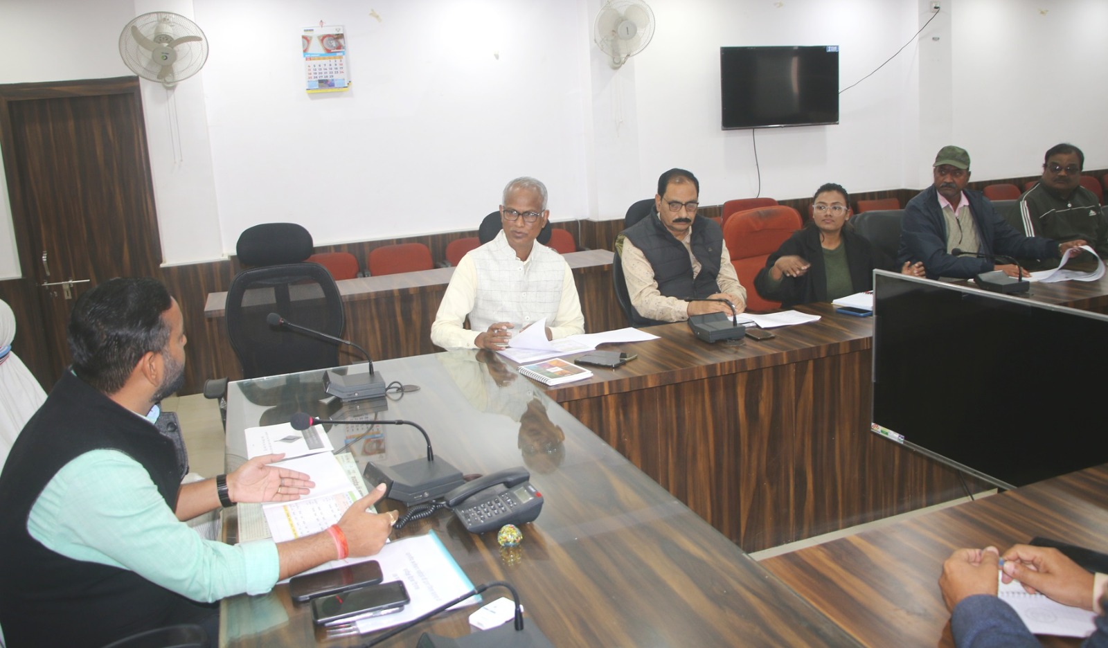 सतना कलेक्टर अनुराग वर्मा  ने विभागों को दिया निर्देश